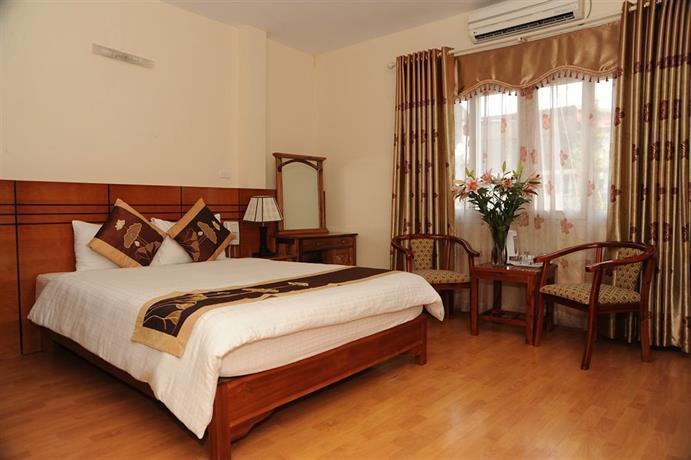 Sunflower Hotel & Travel