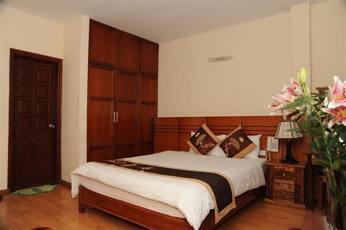 Sunflower Hotel & Travel