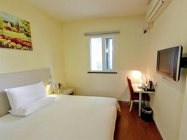 Hanting Express Shanghai Jiading Yecheng Road