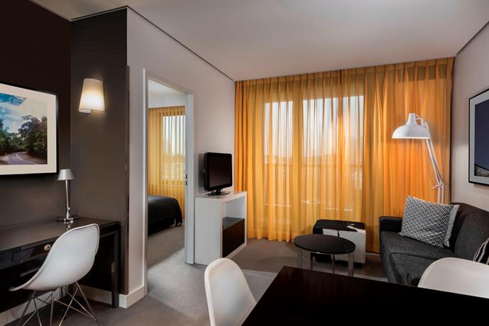 Adina Apartment Hotel Berlin Hackescher Markt