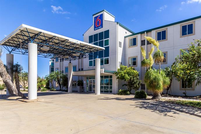 Motel 6 Harlingen