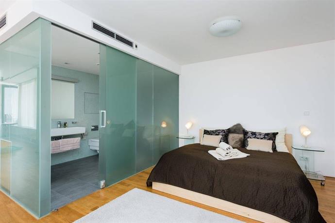 EMPIRENT Karlin Apartments
