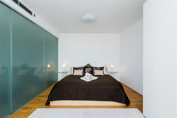 EMPIRENT Karlin Apartments