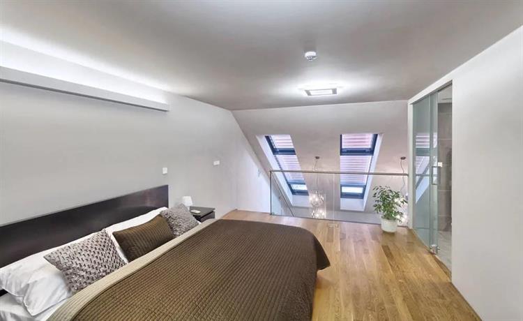 EMPIRENT Karlin Apartments