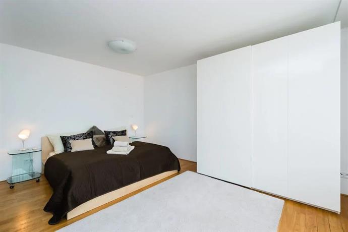 EMPIRENT Karlin Apartments
