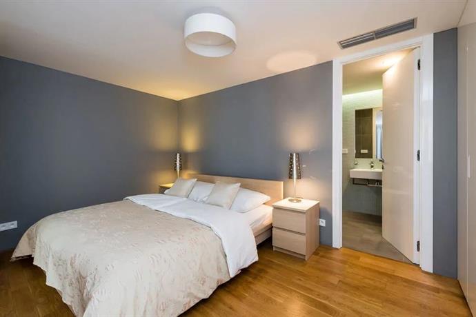 EMPIRENT Karlin Apartments