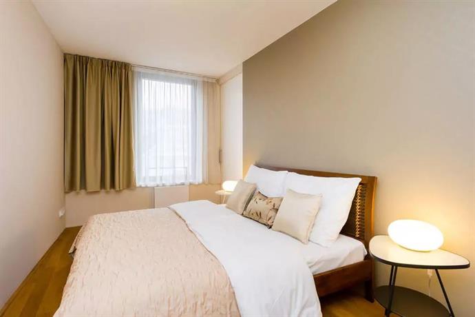 EMPIRENT Karlin Apartments