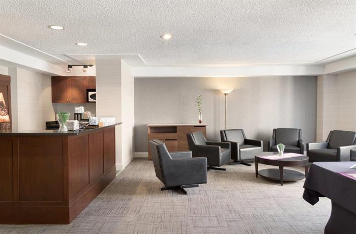 Coast Edmonton Plaza Hotel by APA