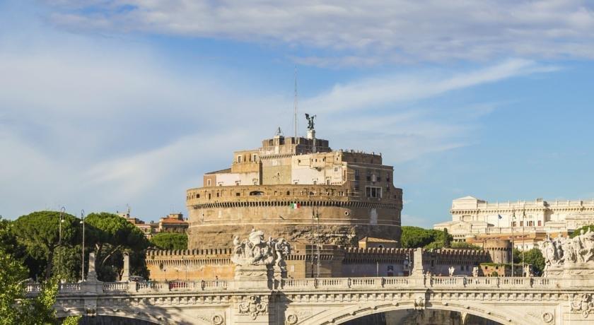 Domus Crescenzio - Guest House
