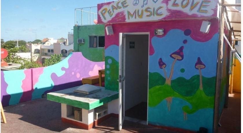 Tres Mundos Hostel