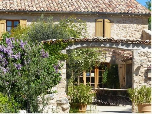 La Ferme du petit Segries Bed and Breakfast