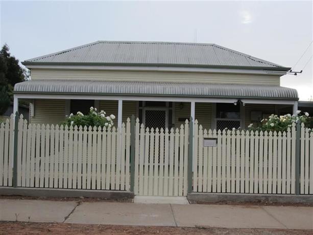 Maeville Cottage