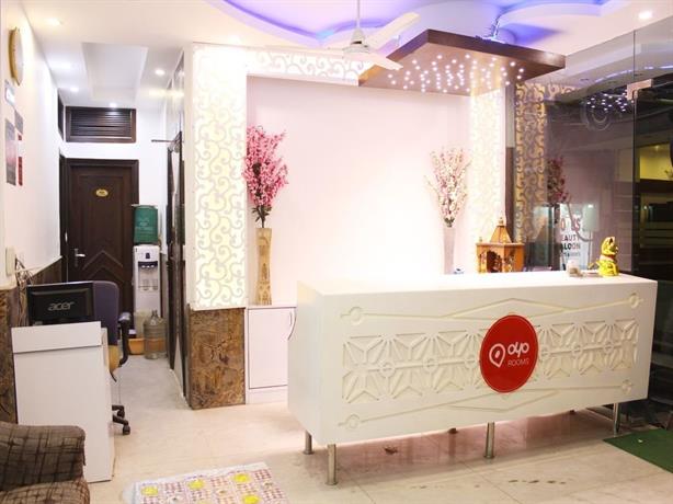 OYO Rooms Arakashan Road 7875