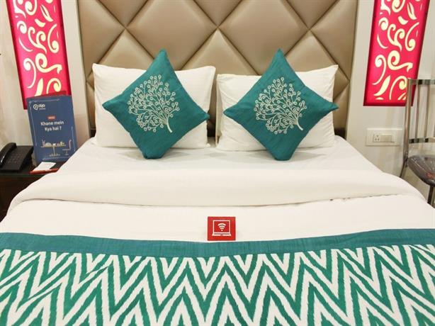 OYO Rooms Arakashan Road 7875