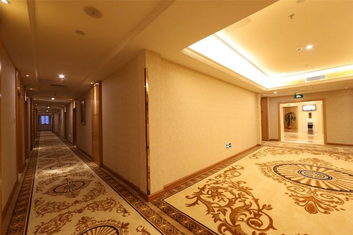 Vienna International Hotel Guangzhou Panyu City Bridge Center International