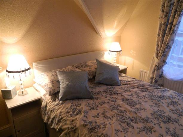 The George Guest House