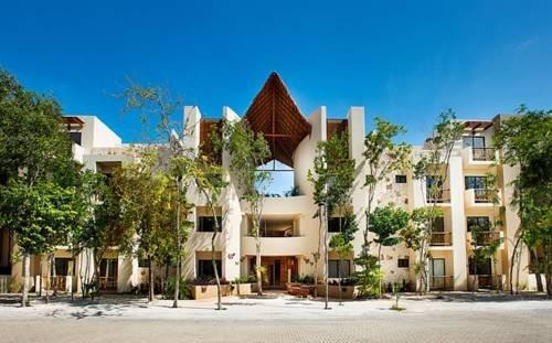 Amazing 2BR condo surrounded by nature by Happy Address