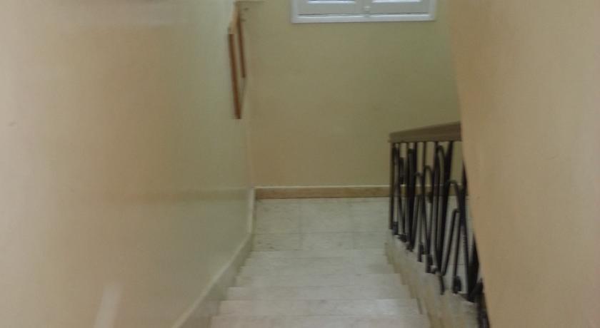 Fontana Luxor Hostel