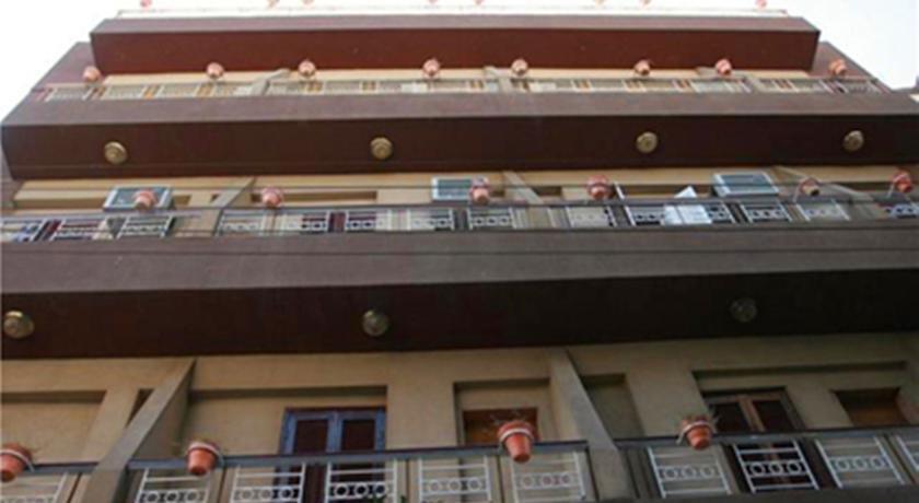 Fontana Luxor Hostel