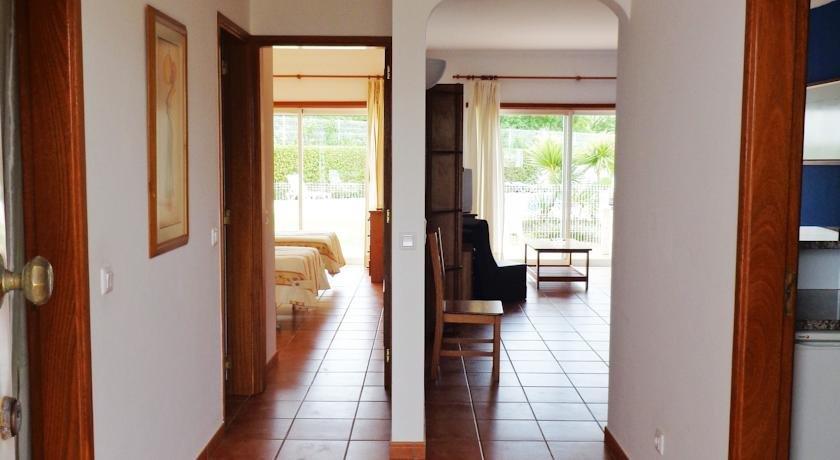 Cardeira Holiday Apartments
