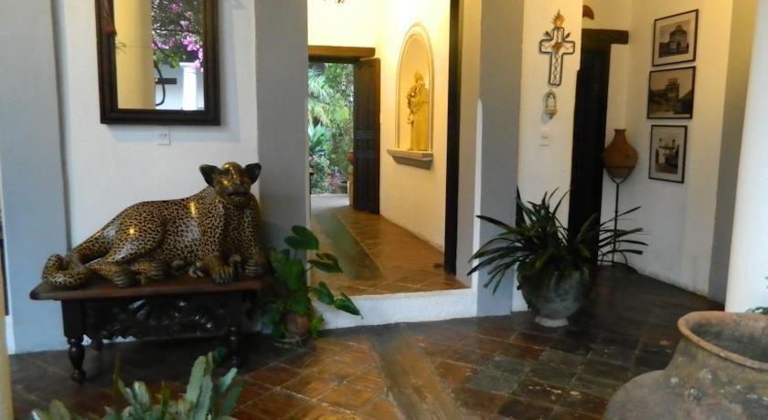 Casa Felipe Flores