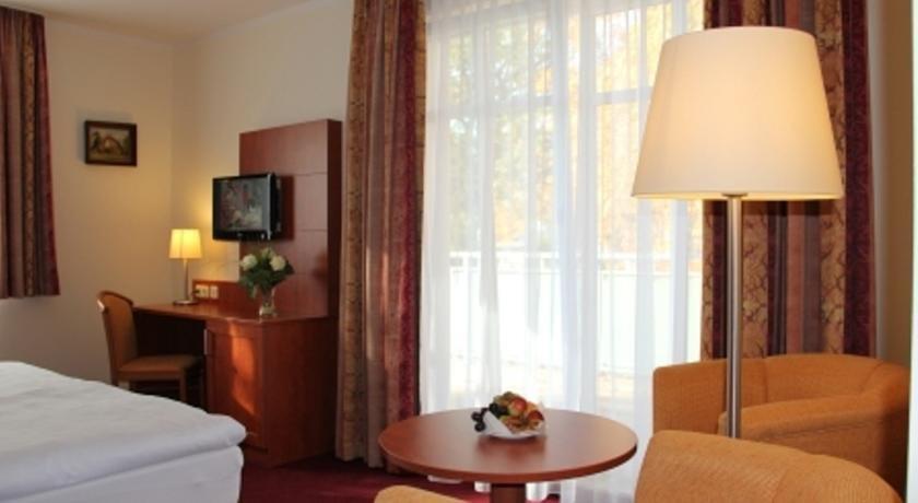 Hotel Cafe Strandeck Prerow Compare Deals