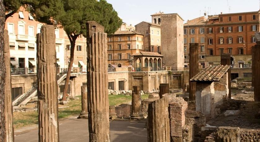 Pantheon Domus Valentino