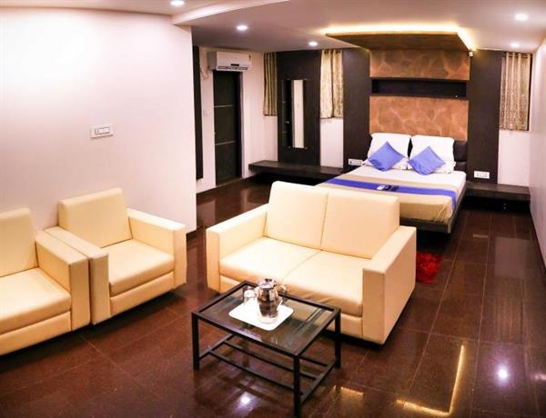 Hotel City Crown