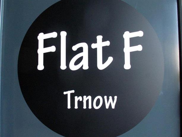 flat f trnow