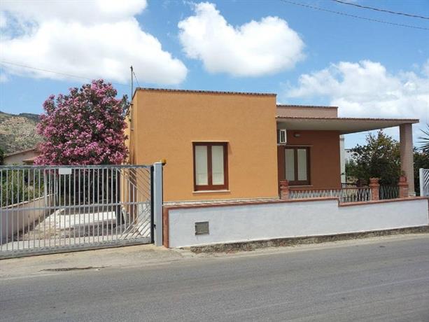 Angelo Holiday Home