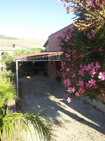 Angelo Holiday Home