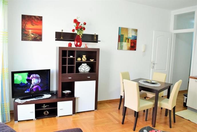 Apartments Mara Cres