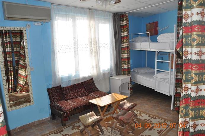 Bahaus Guesthouse Hostel