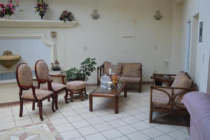 Apartahotel Suites La Aurora