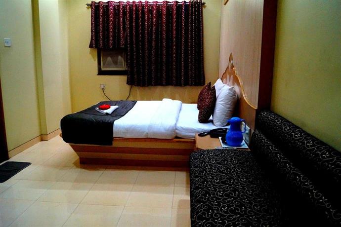 OYO Rooms Shirole Road