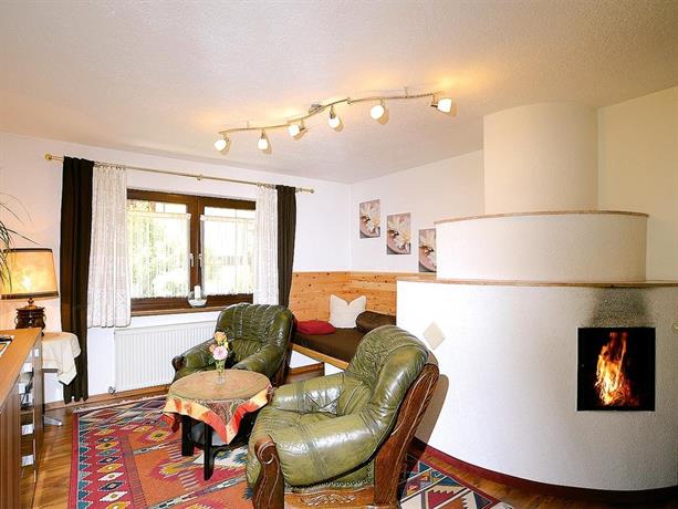 Ferienhaus mit Kaminofen und Skiraum - A 152 006
