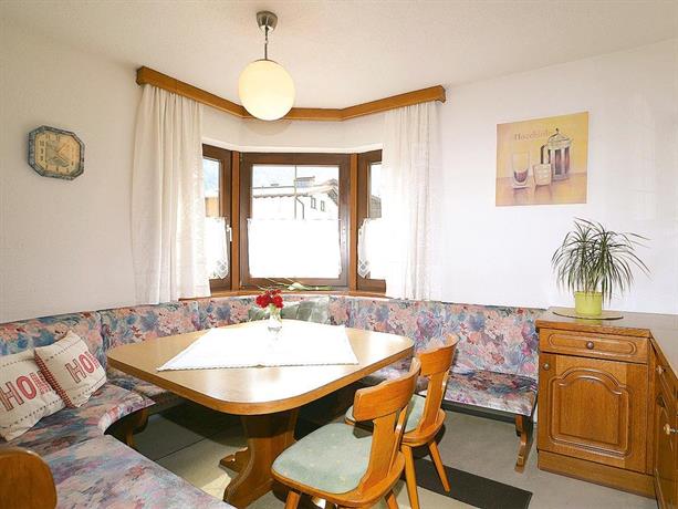 Ferienhaus mit Kaminofen und Skiraum - A 152 006