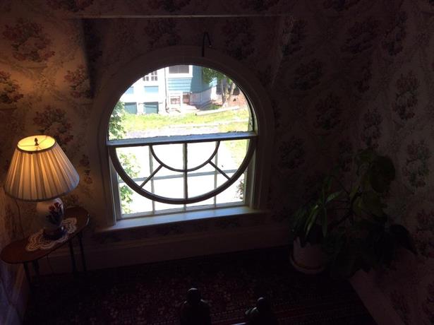 Coach House Inn Salem