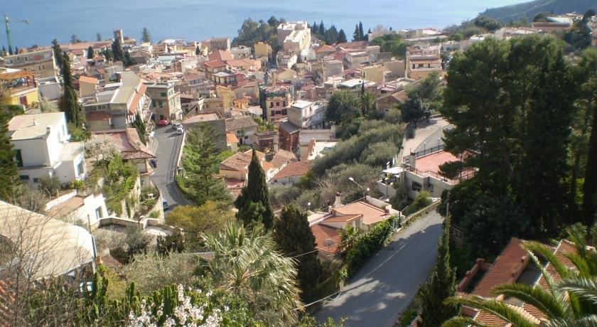 Taormina's Odyssey Guest House and Hostel