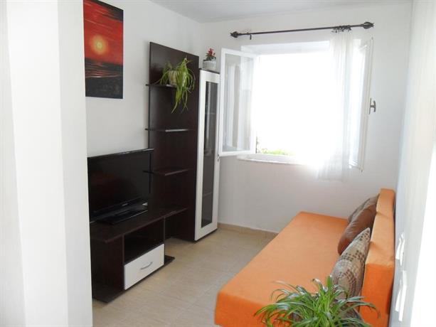 Apartments Maria Tisno