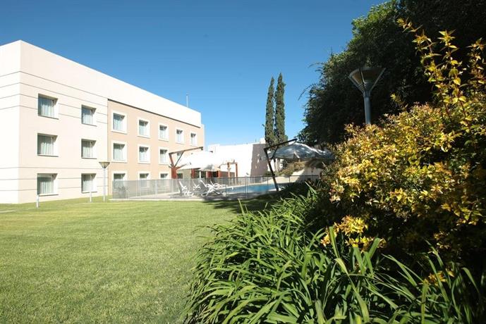 Howard Johnson Rio Cuarto Hotel Y Casino - Compare Deals Howard Johnson Rio Cuarto Hotel Y Casino - Compare Deals