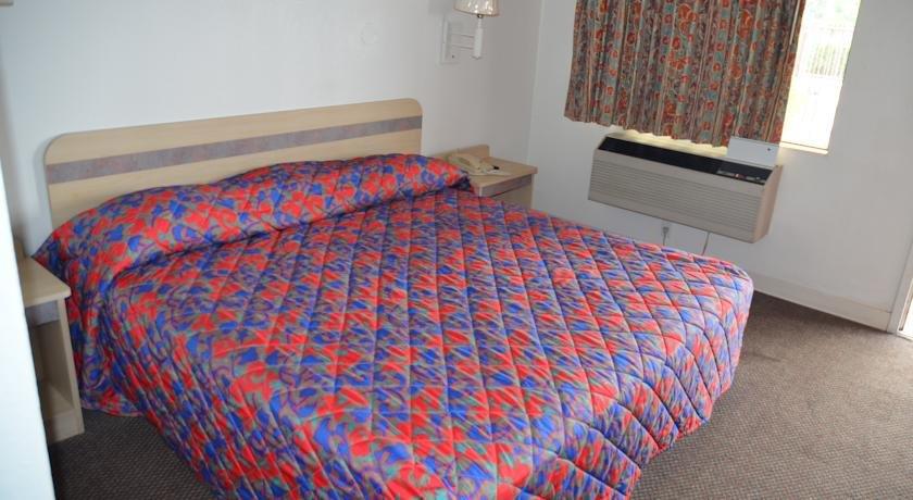 Super 7 Inn Memphis