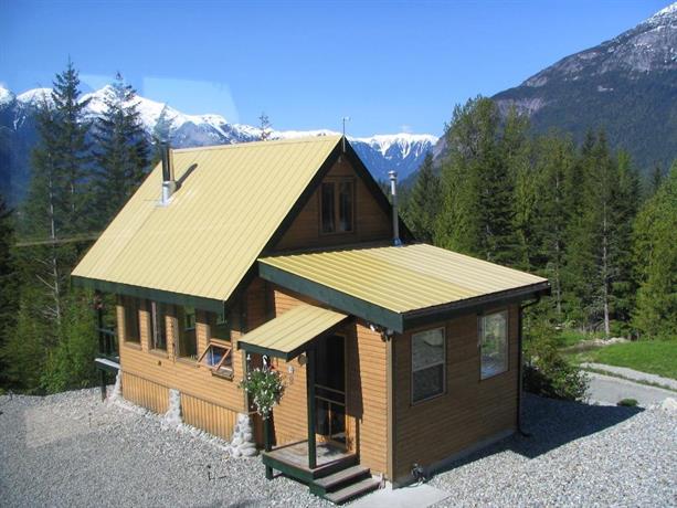 John's Perch Mountain Cabin Bella Coola Airport Canada thumbnail