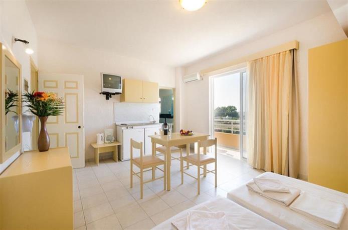 Eugenia Studios & Apartments