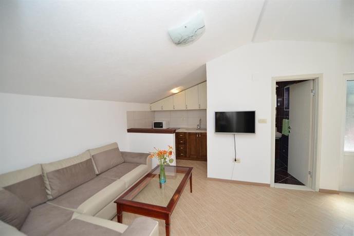 Mystras Apartments