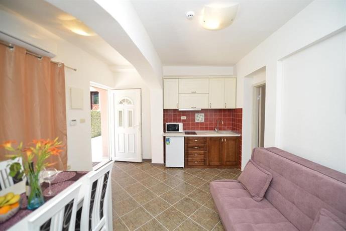 Mystras Apartments