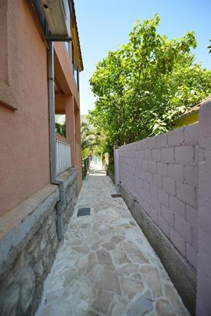 Mystras Apartments