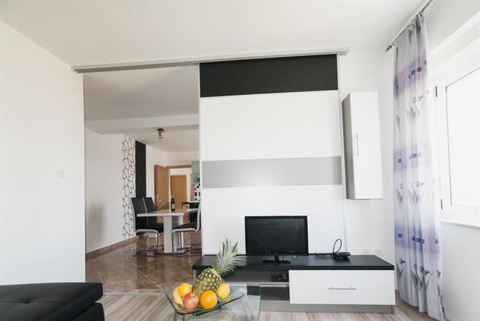 Apartments Toka