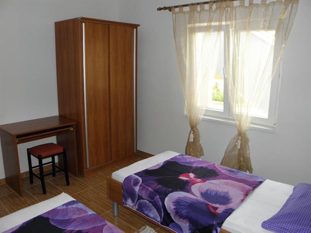 Apartments Babic Novalja
