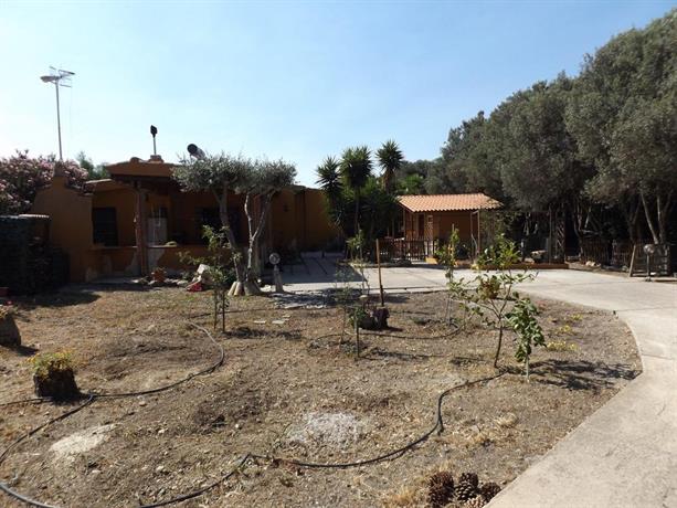 Margine Rosso Wooden House